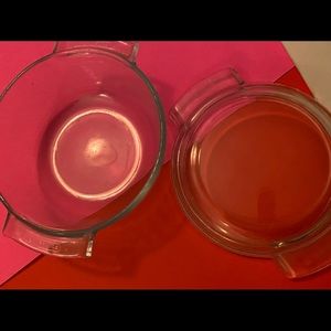 Vintage Pyrex serving dish